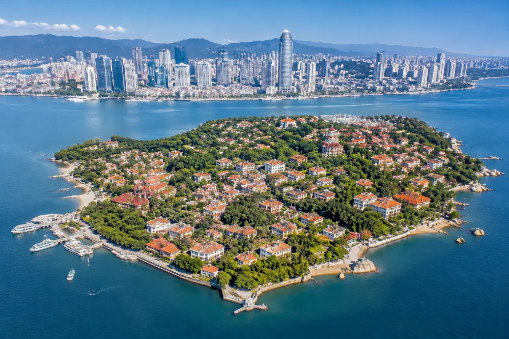 廈門跨海交通地鐵1號線海堤段海上列車景象
