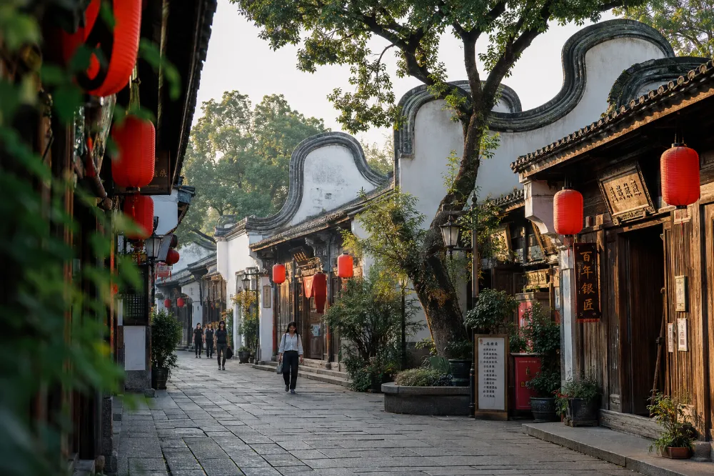 福州旅遊必訪：三坊七巷清晨的馬鞍牆與青石板路