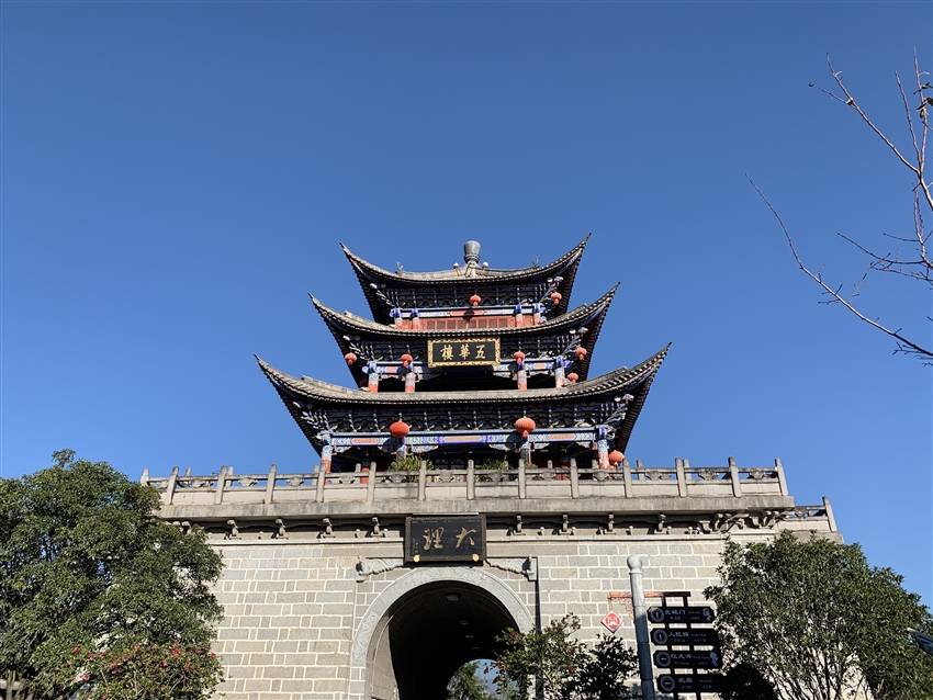 成都中鴻溫德姆至尊酒店 或 濱江希爾頓逸林酒店