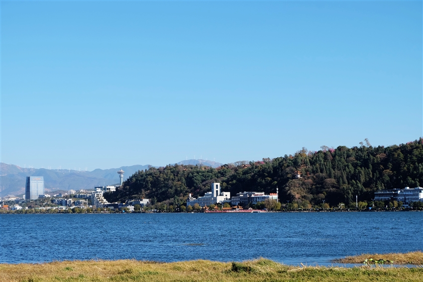 峨眉山智選假日酒店 或 峨眉山希頓歡朋酒店