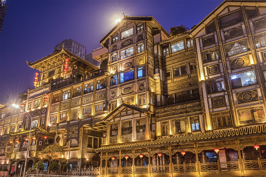 重慶黔江貴豐金瀾酒店 或 隆鑫玫瑰酒店 或 同級